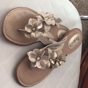 b.o.c Born Floral Gold Leather Women’s Sandals